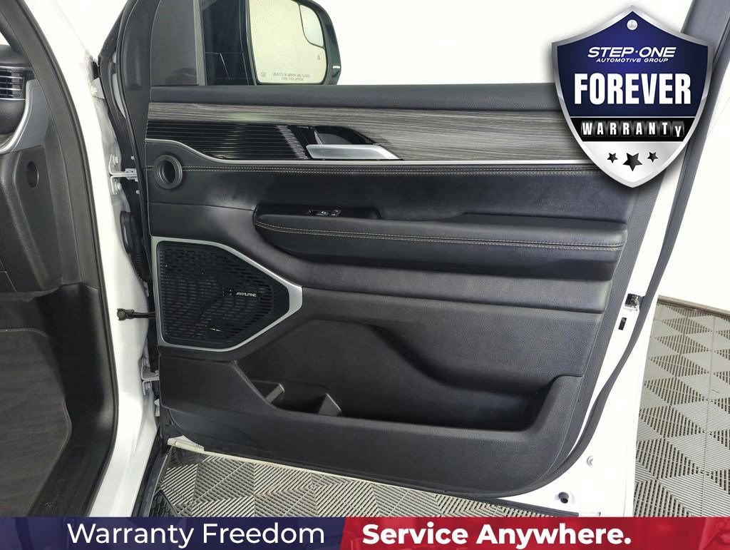 Used 2024 Jeep Wagoneer Series II w/ Flexible Seating Group RWD image 35