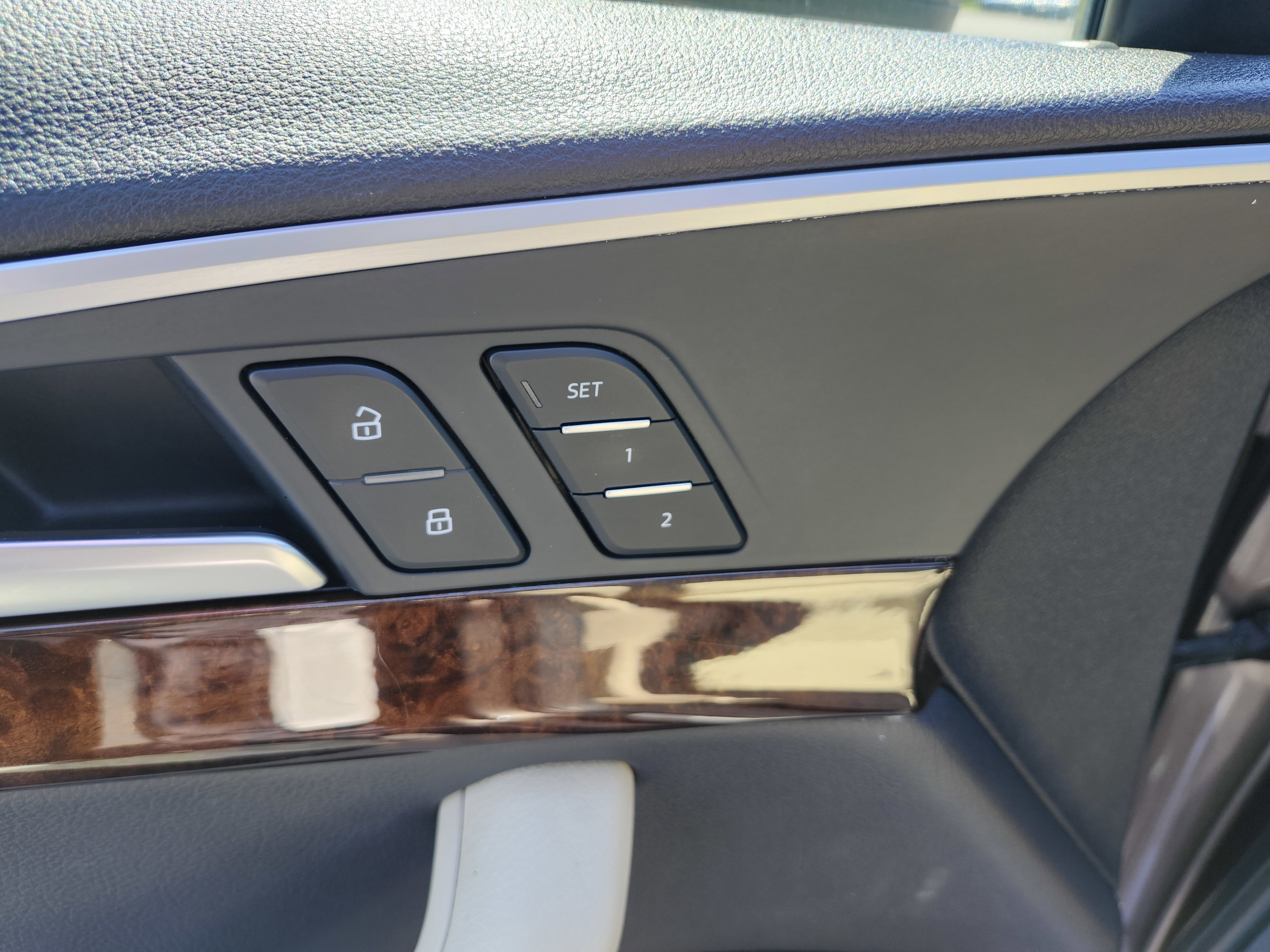 Used 2017 Audi A4 2.0T Premium w/ Audi MMI Navigation Plus image 30