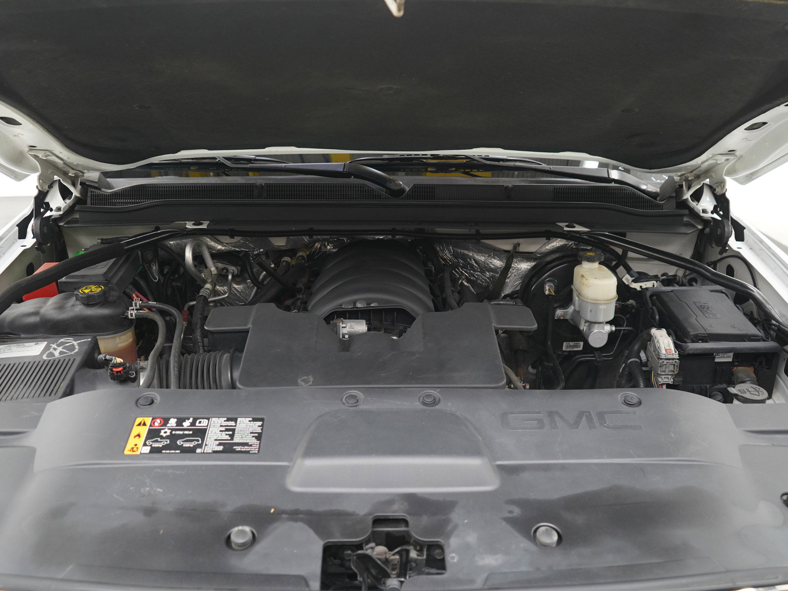 Used 2017 GMC Yukon XL SLT image 32