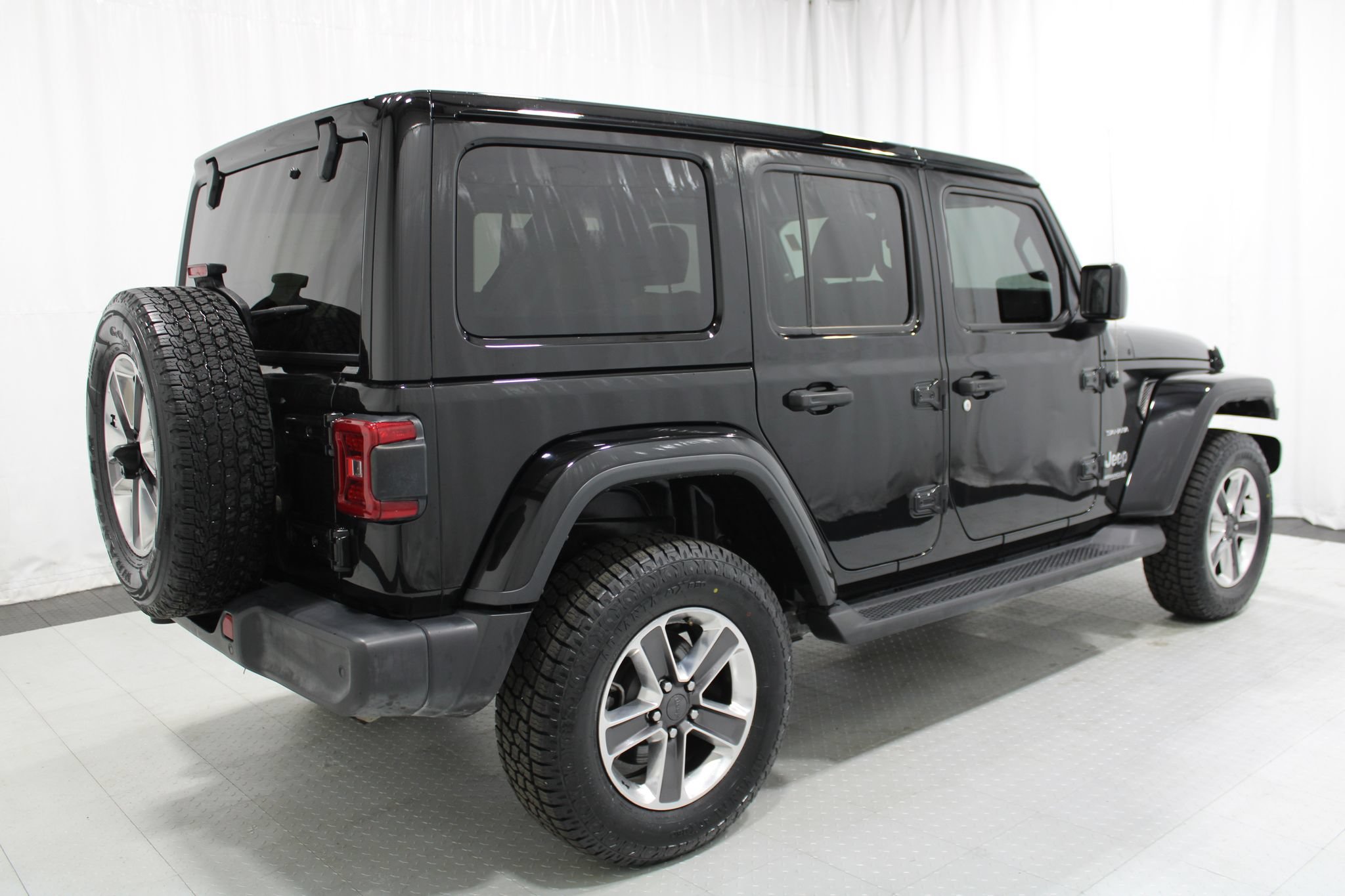 Used 2021 Jeep Wrangler Unlimited Sahara AWD/4WD image 6