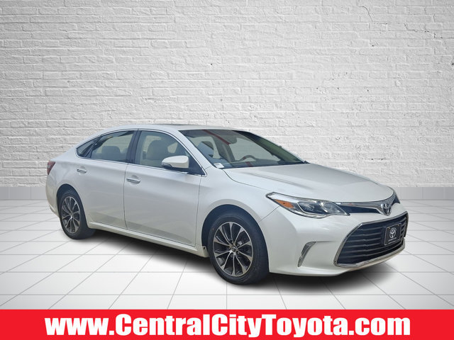Used 2016 Toyota Avalon XLE Premium FWD image 1