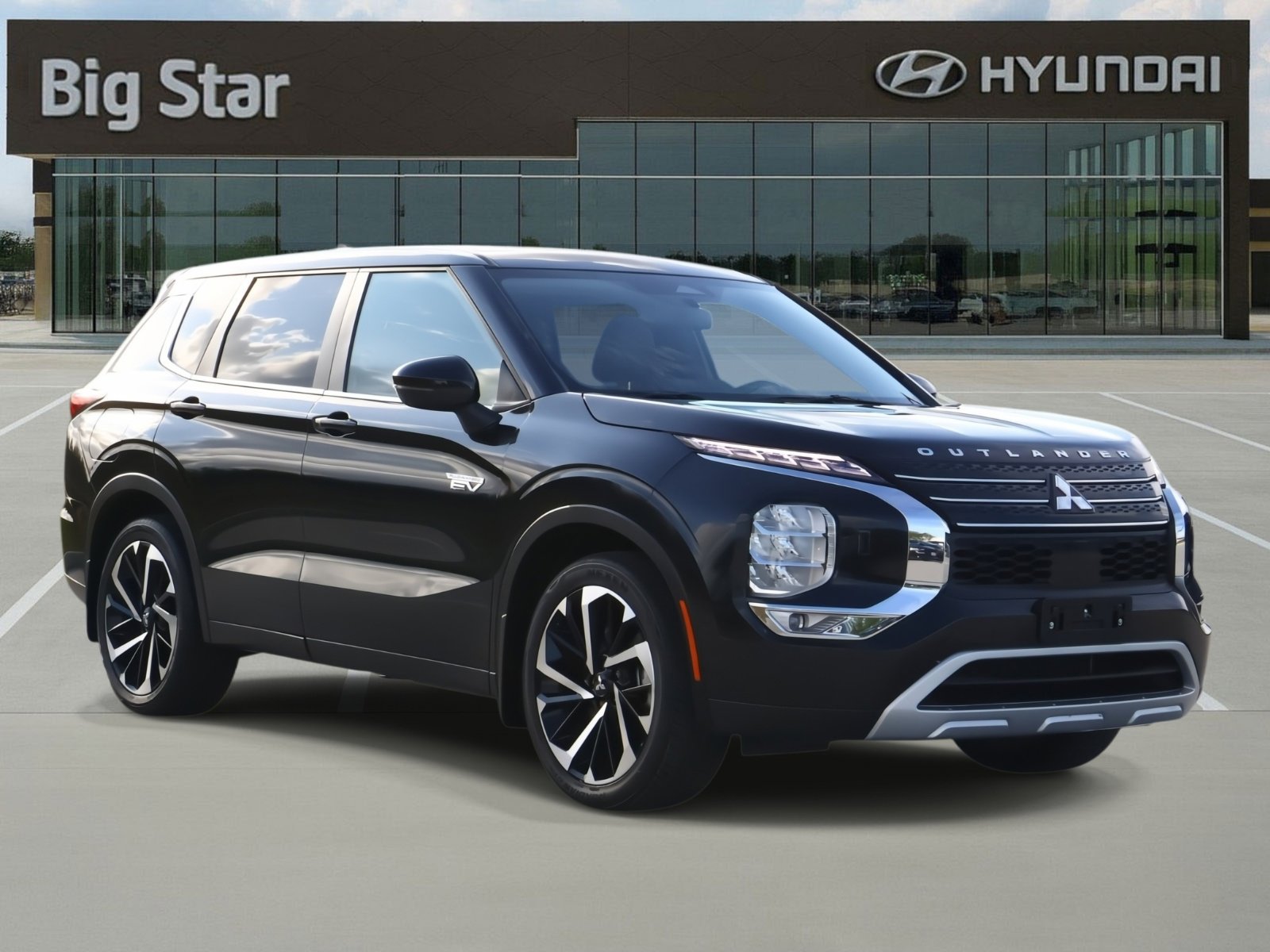 Used 2023 Mitsubishi Outlander SE image 6