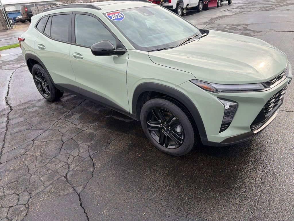 Used 2024 Chevrolet Trax ACTIV w/ Sunroof Package image 6