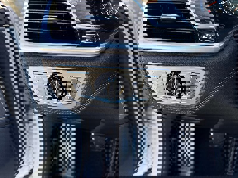 Used 2019 BMW 740i w/ M Sport Package image 45