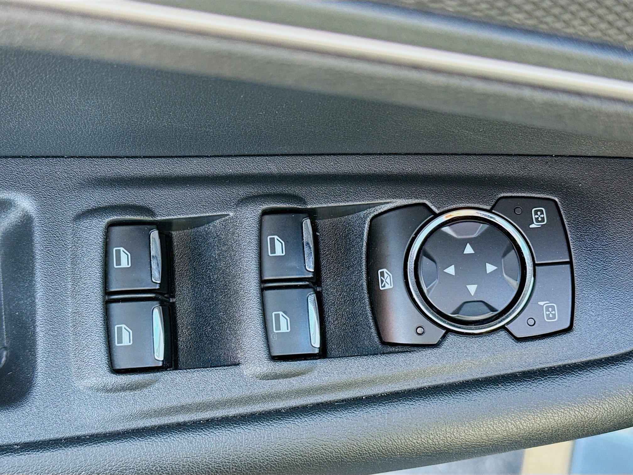 Used 2022 Ford Edge SEL image 24