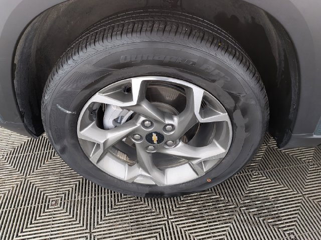 Used 2025 Chevrolet Trax LT FWD image 43