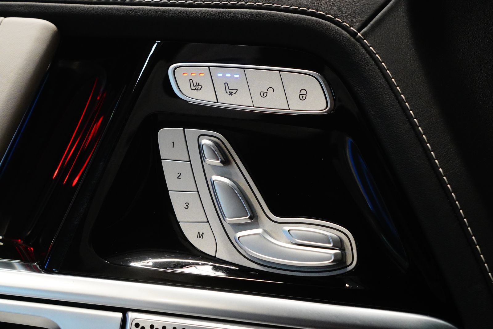 Certified 2025 Mercedes-Benz G 63 AMG 4MATIC image 30