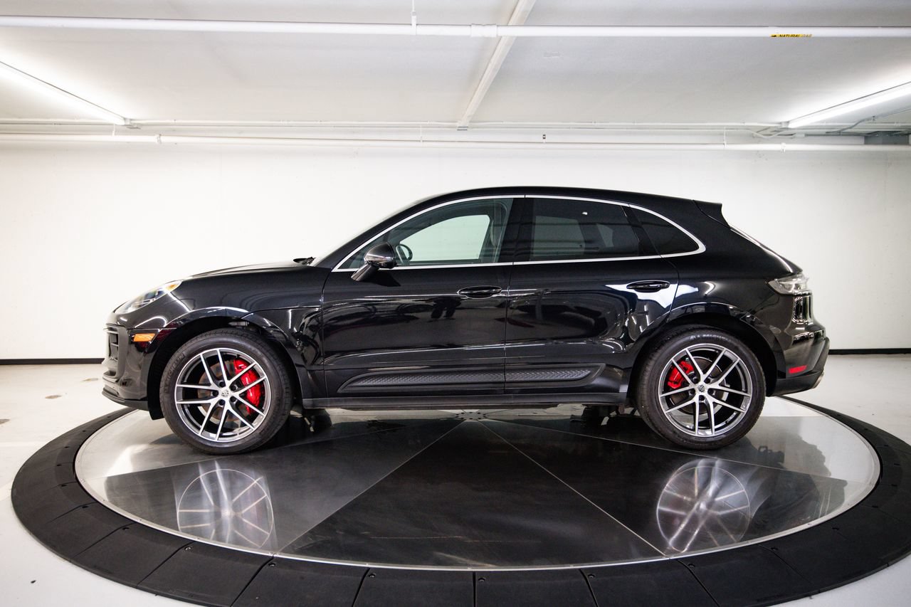 Certified 2023 Porsche Macan S AWD/4WD image 2