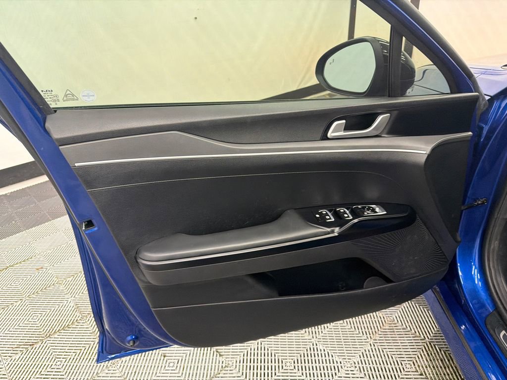 Used 2022 Kia K5 GT-Line image 11