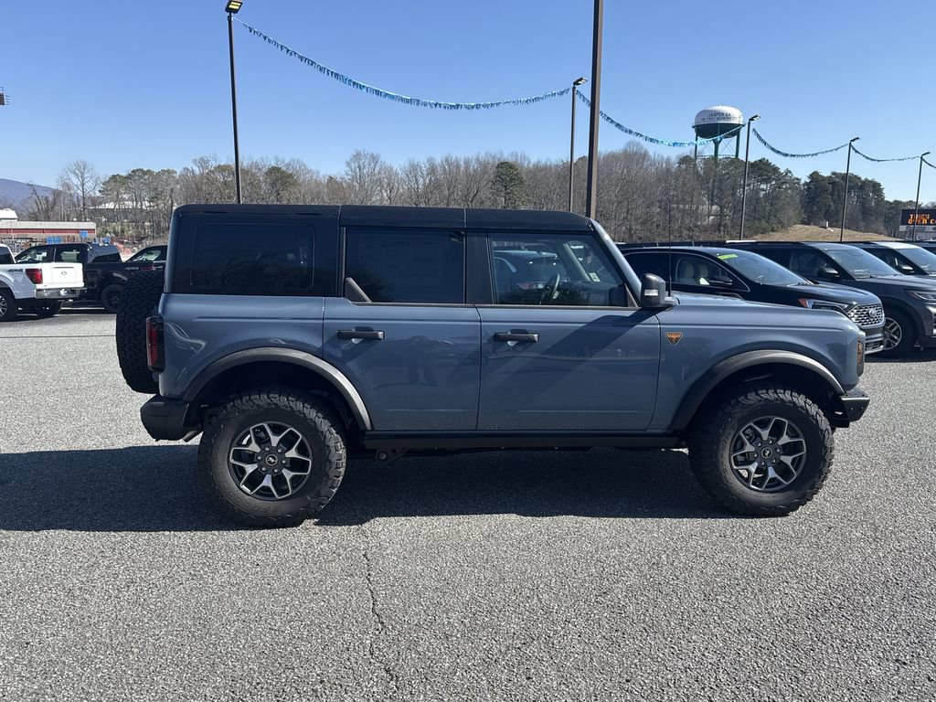 New 2025 Ford Bronco Badlands image 8