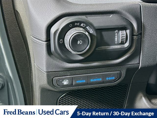 Used 2025 Jeep Wrangler Unlimited Sahara w/ Safety Group AWD/4WD image 12