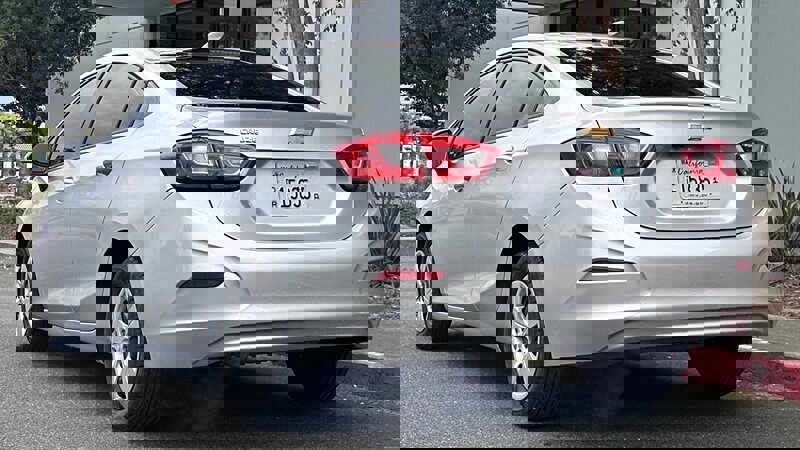 Used 2018 Chevrolet Cruze LS image 6