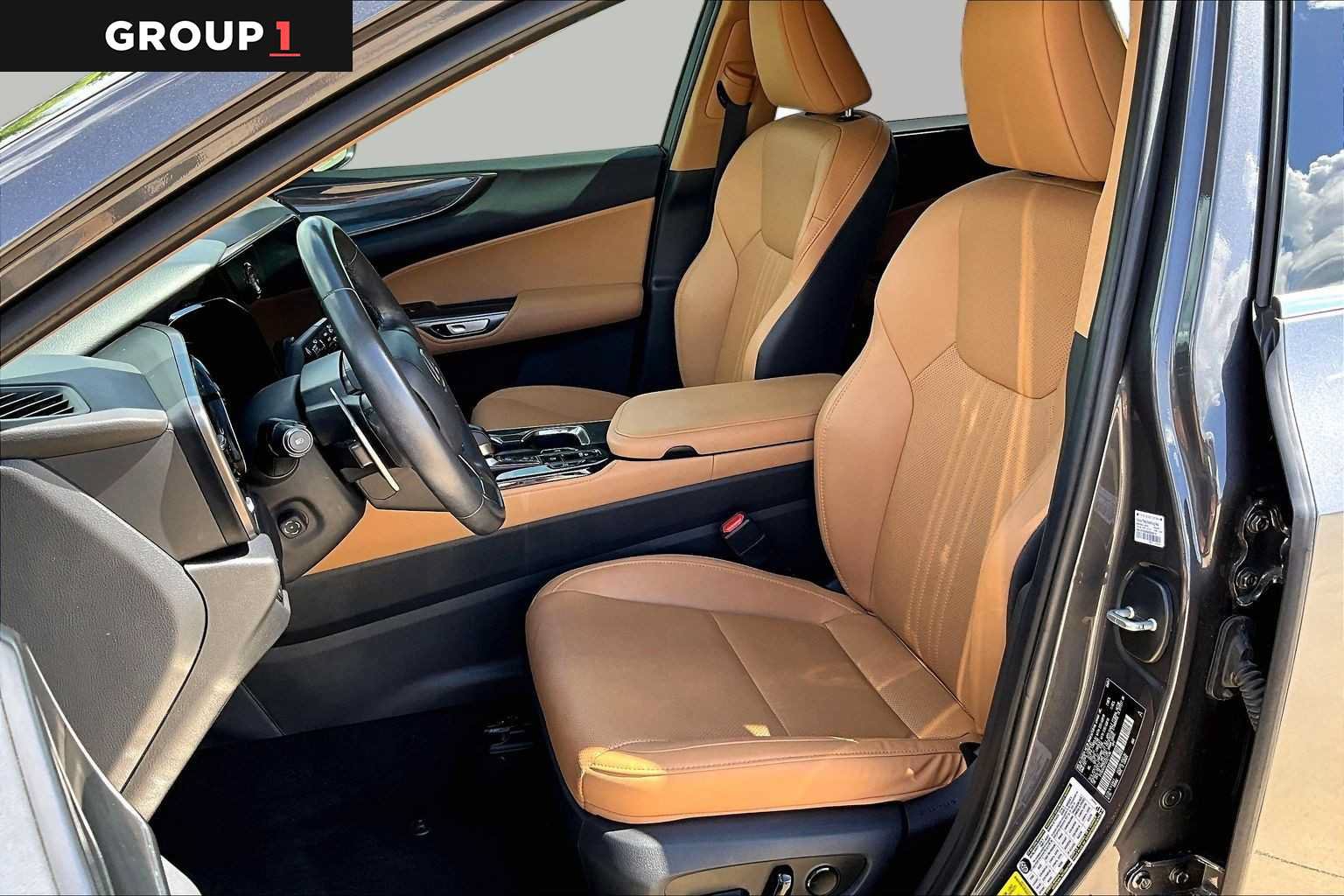 Certified 2025 Lexus NX 250 FWD w/ Accessory Package (2T) image 8