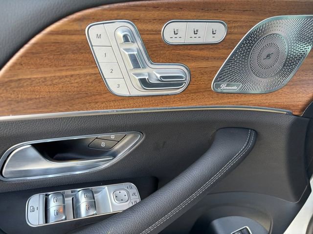 Used 2025 Mercedes-Benz GLS 450 4MATIC image 4