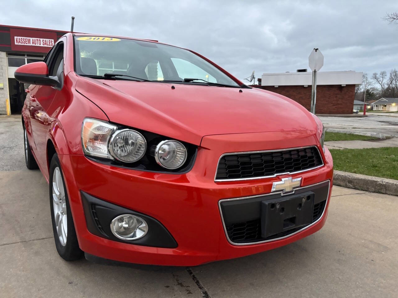 Used 2013 Chevrolet Sonic LT w/ Wheels and Fog Lamp Package image 4