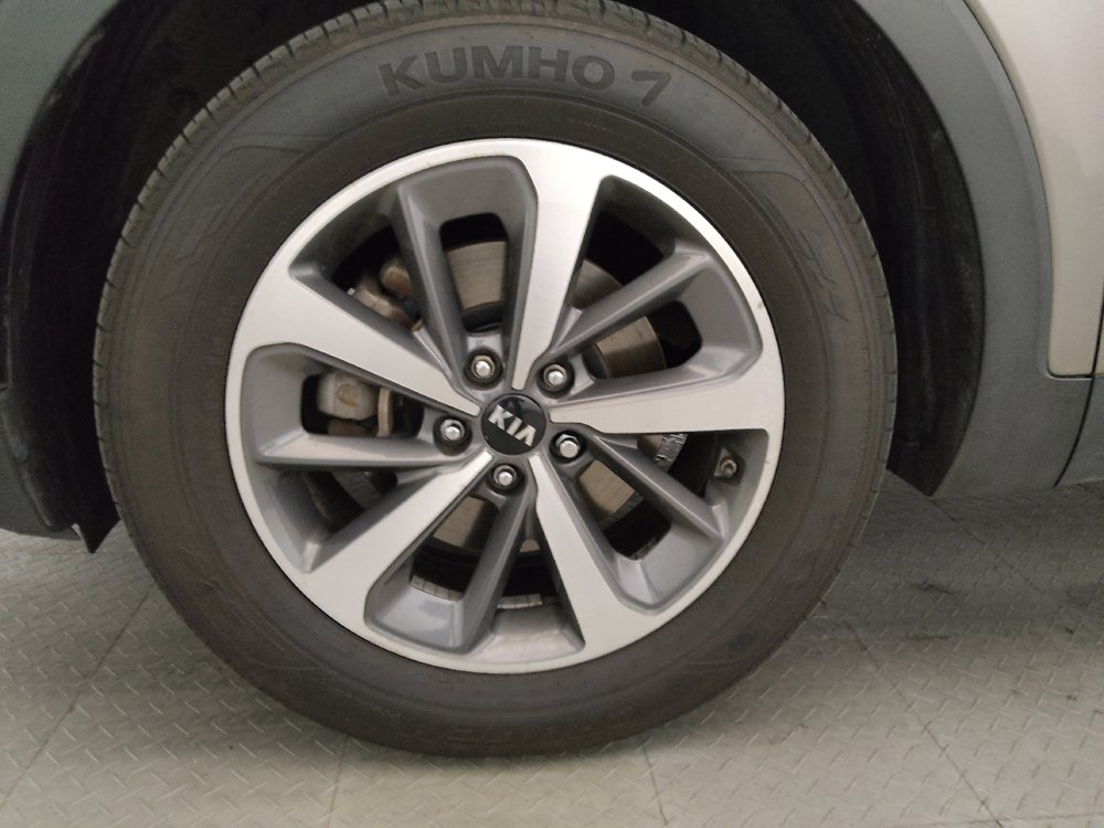 Used 2019 Kia Sorento EX AWD/4WD image 31