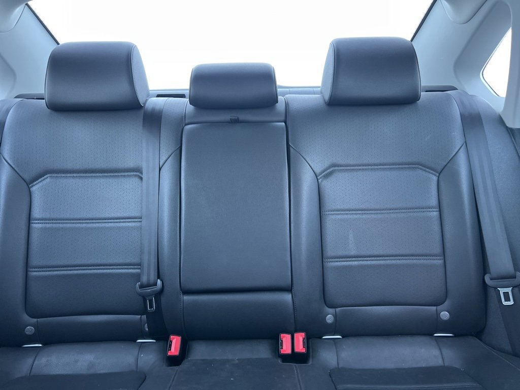 Used 2017 Volkswagen Passat 1.8T SE image 21