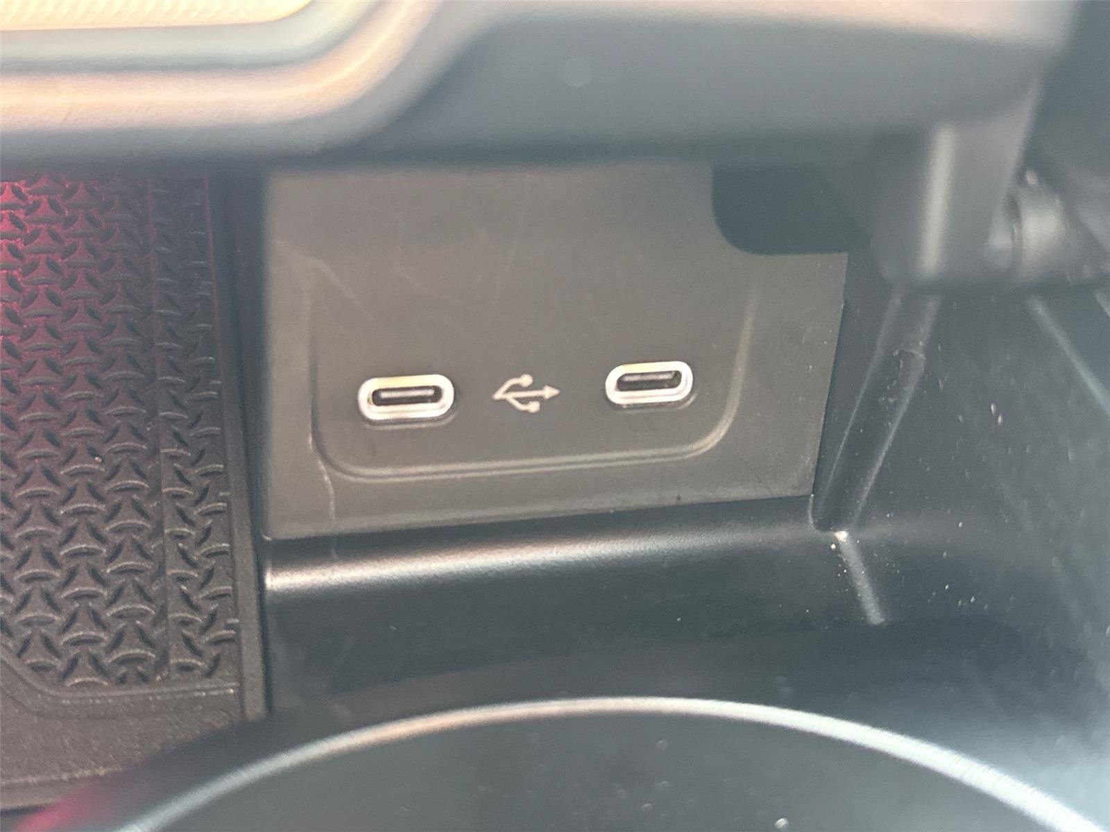 Used 2025 Mercedes-Benz C 300 4MATIC Sedan image 37