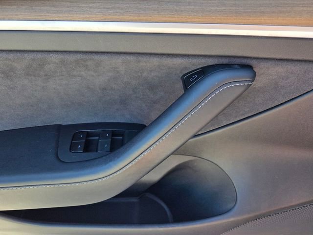 Used 2021 Tesla Model 3 Standard Range Plus image 32