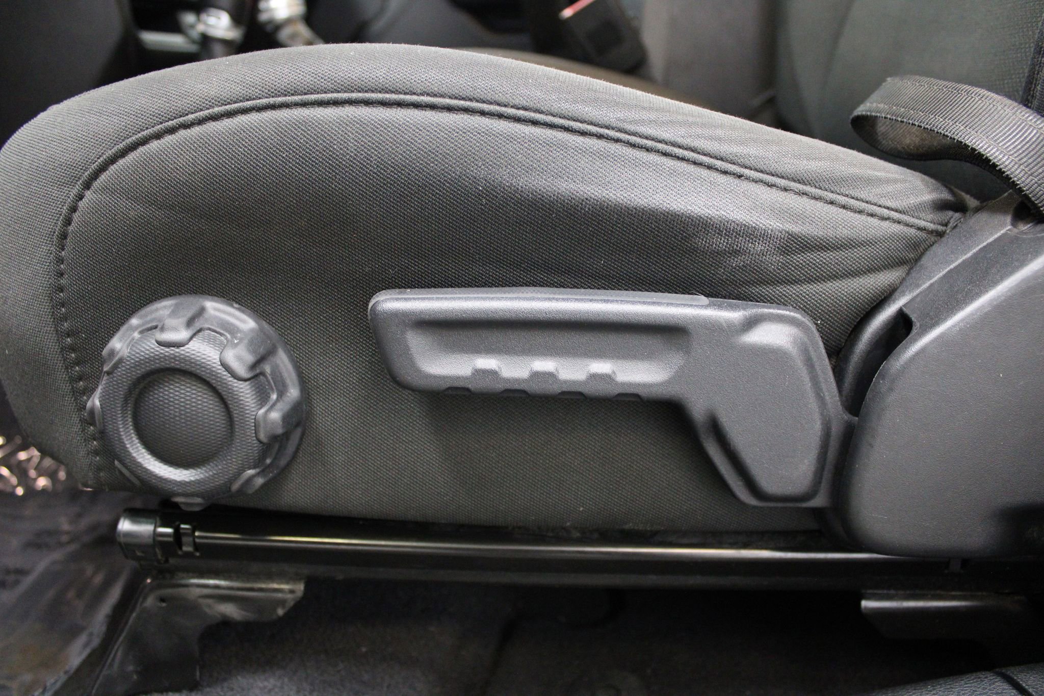 Used 2020 Jeep Gladiator Sport w/ Technology Group image 37