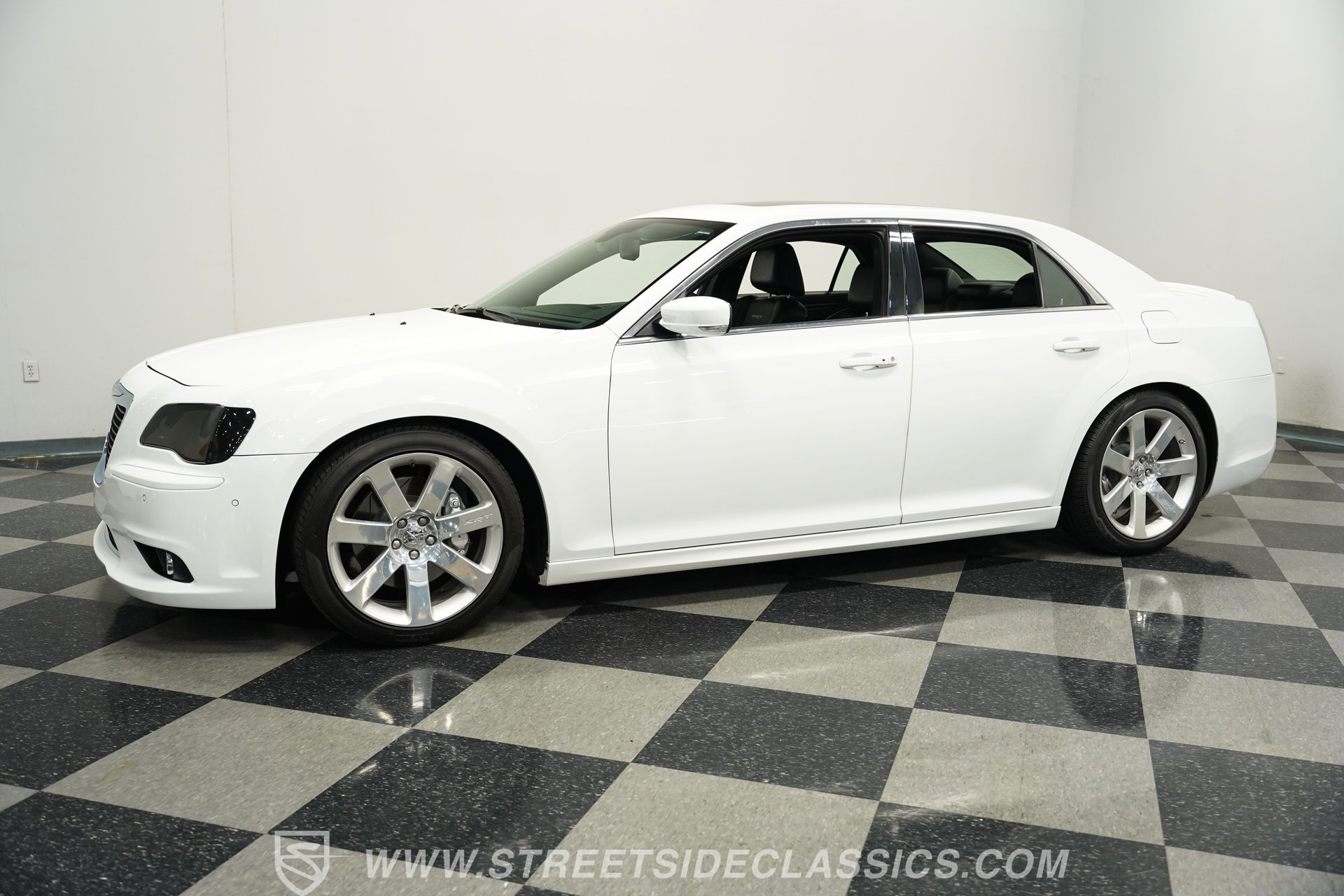 Used 2012 Chrysler 300 SRT8 w/ 19-Premium Speaker Group image 6
