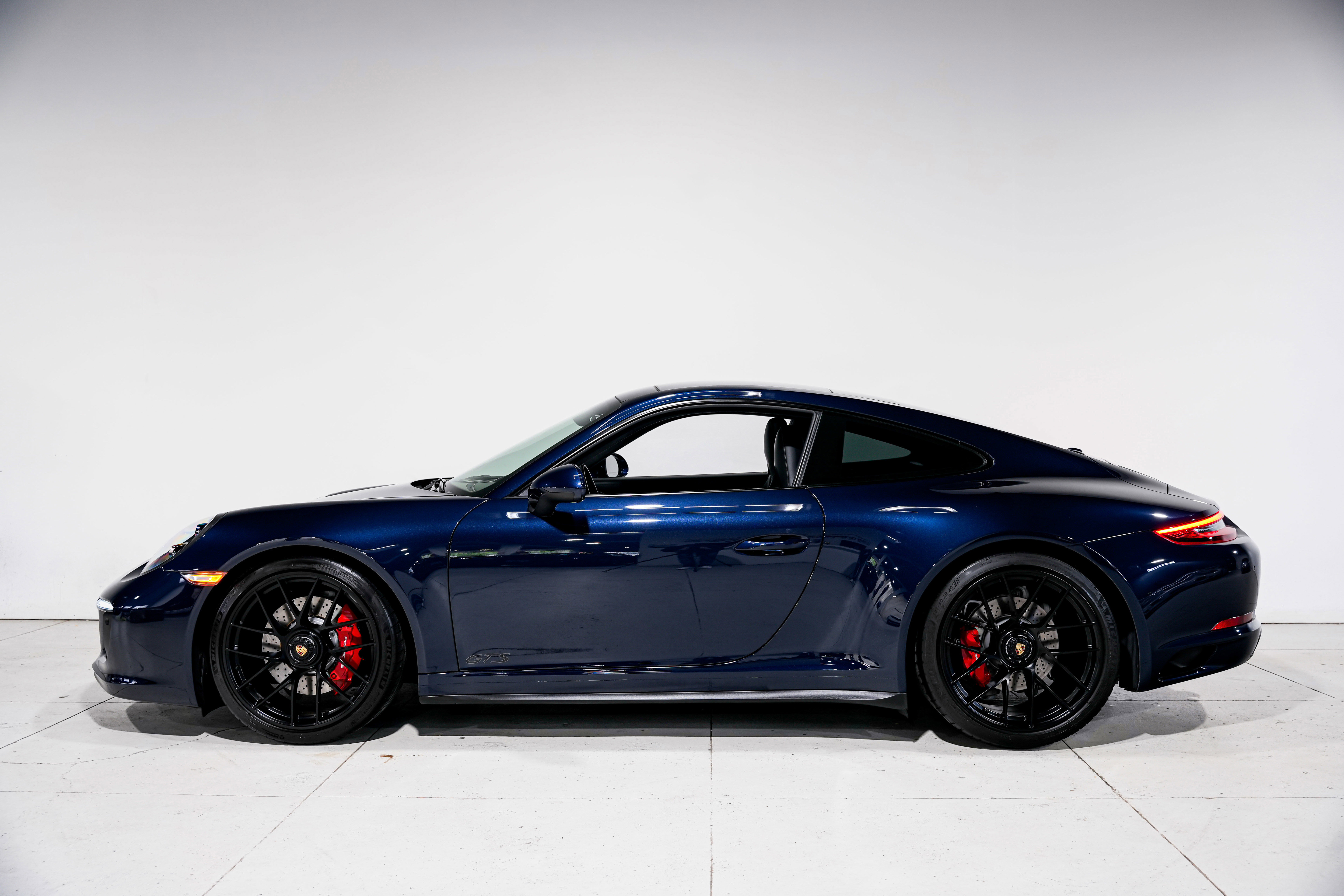 Used 2019 Porsche 911 Carrera GTS RWD image 7