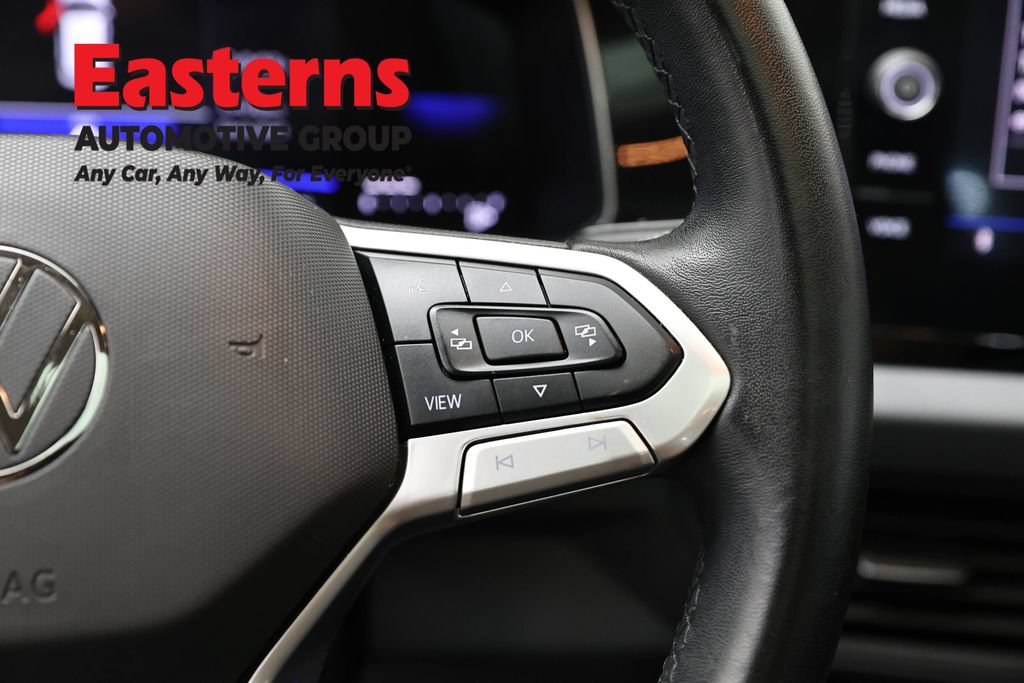 Used 2025 Volkswagen Jetta SE FWD image 17