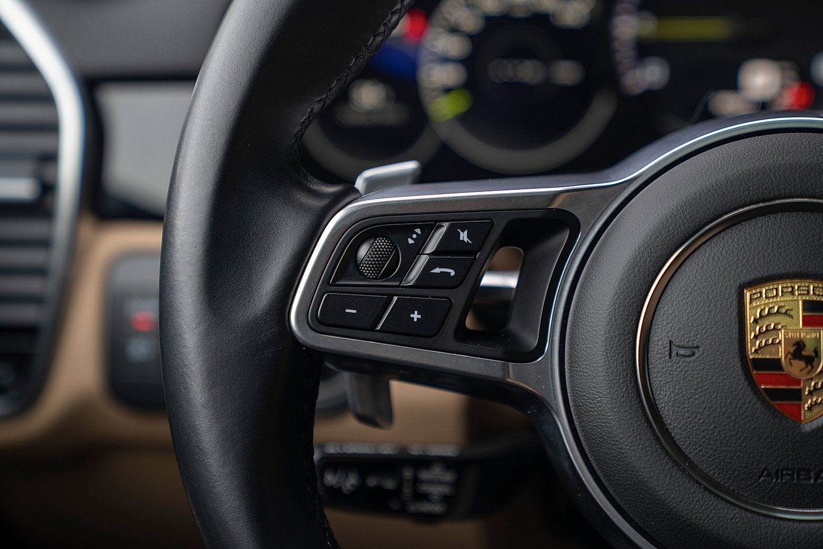 Certified 2022 Porsche Cayenne E-Hybrid image 7