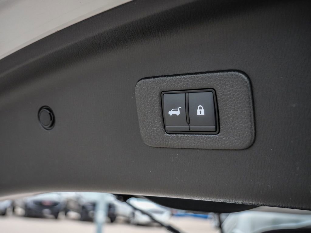 Used 2024 Nissan Armada Platinum w/ Captain's Chairs Package image 13