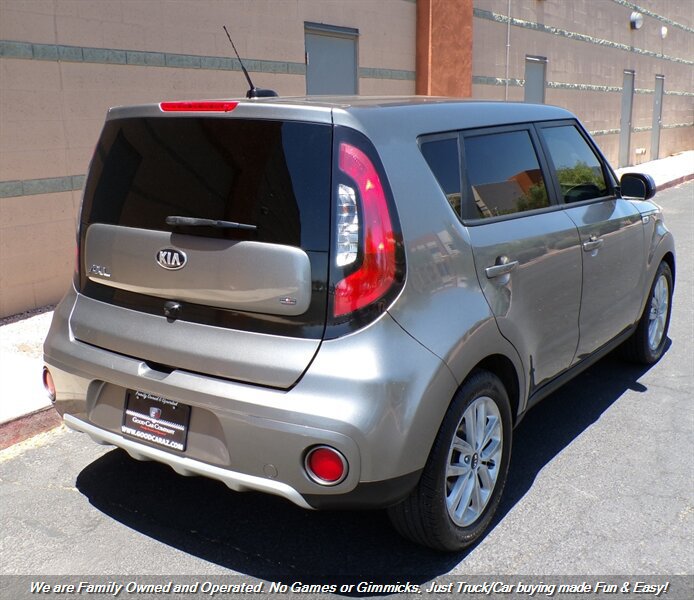 Used 2017 Kia Soul + FWD image 7