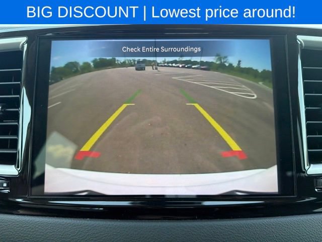 Used 2023 Chrysler Pacifica Touring-L FWD image 37