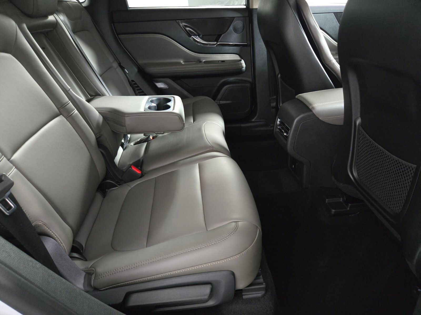 Certified 2025 Lincoln Corsair FWD image 16