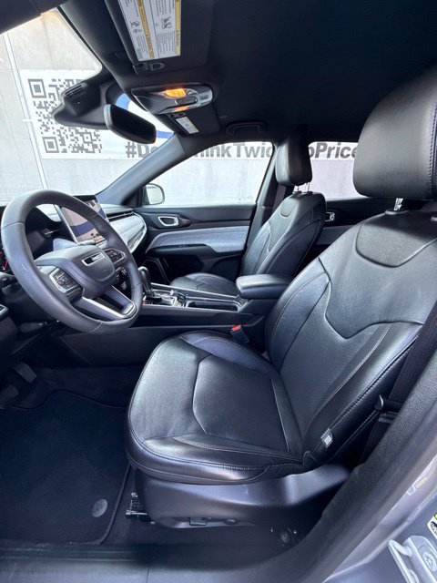 Used 2023 Jeep Compass Latitude AWD/4WD image 14