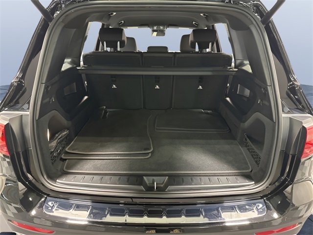 Used 2025 Mercedes-Benz GLB 250 4MATIC image 11