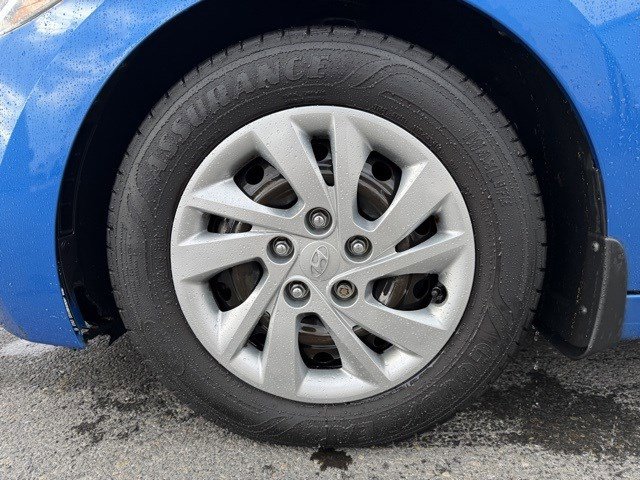 Used 2017 Hyundai Elantra SE image 24