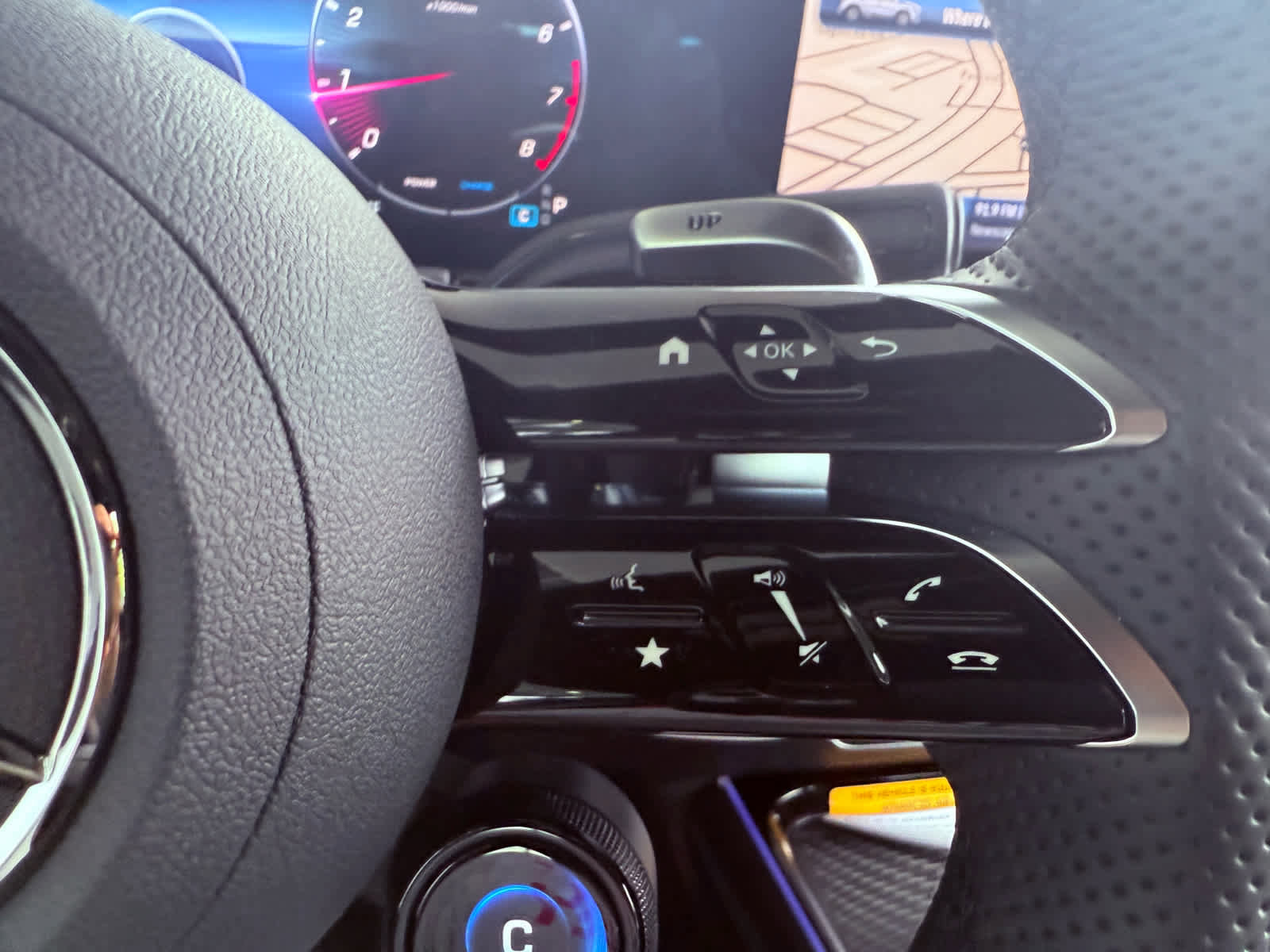 Certified 2025 Mercedes-Benz GLA 35 AMG AMG GLA 35 image 17