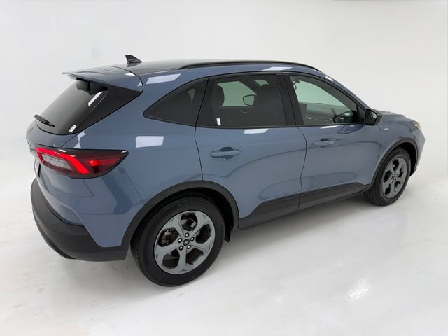 Used 2025 Ford Escape ST-Line w/ Tech Pack #1 FWD image 41