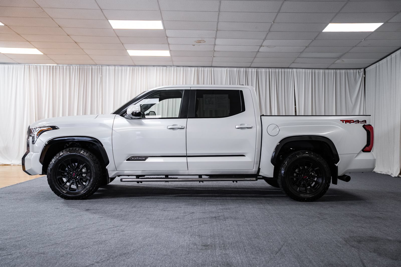 Used 2024 Toyota Tundra Platinum AWD/4WD image 5