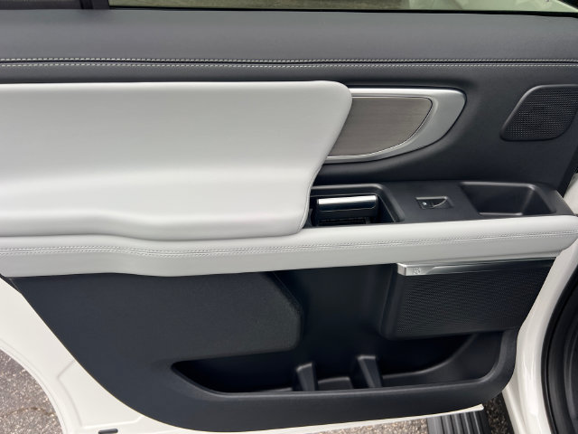 New 2027 Ford Expedition Max Platinum RWD image 18