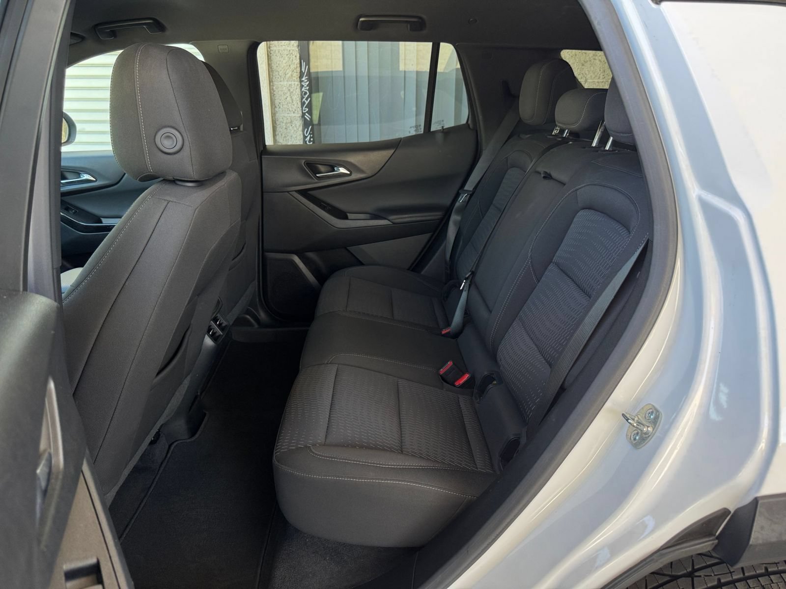 Used 2025 Chevrolet Equinox LT FWD image 26