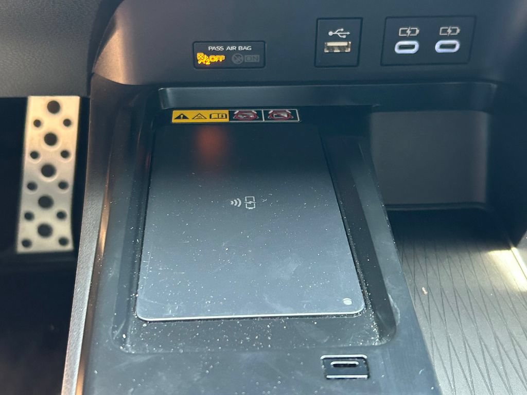 Used 2026 Toyota Camry SE w/ Multimedia Upgrade Package FWD image 30