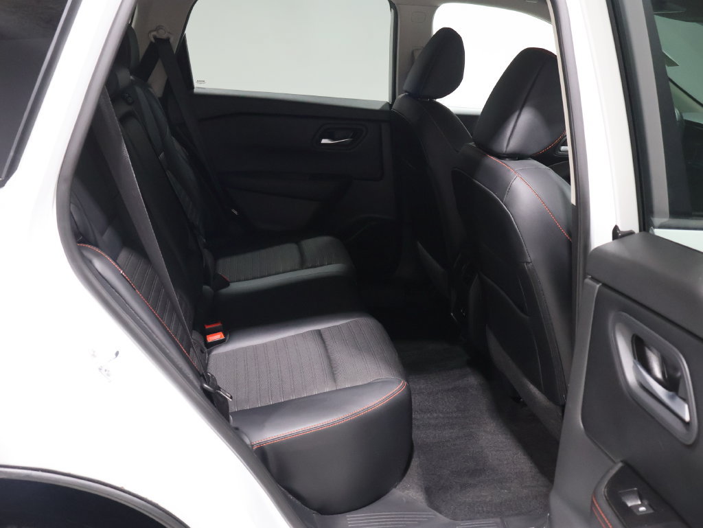 Used 2025 Nissan Rogue SV AWD/4WD image 23