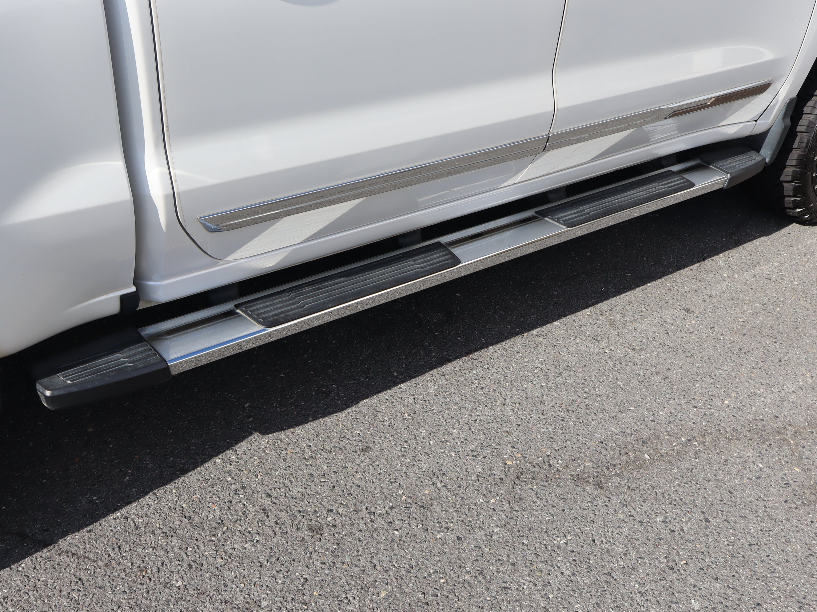 Used 2022 Chevrolet Silverado 1500 High Country w/ High Country Premium Package AWD/4WD image 12