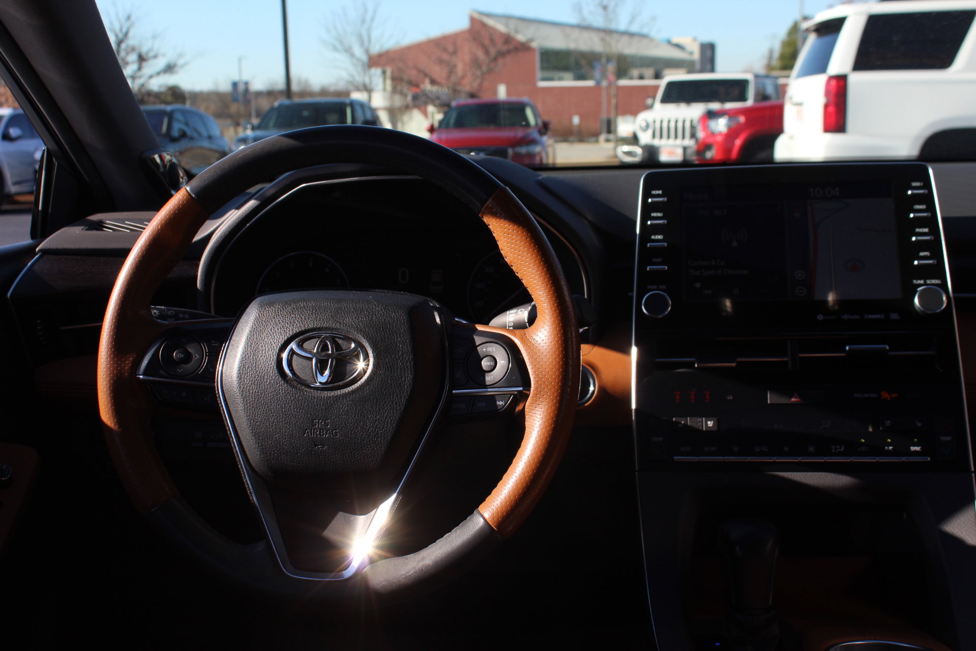 Used 2020 Toyota Avalon Limited image 26