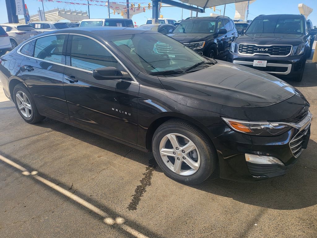 Used 2024 Chevrolet Malibu LT image 4