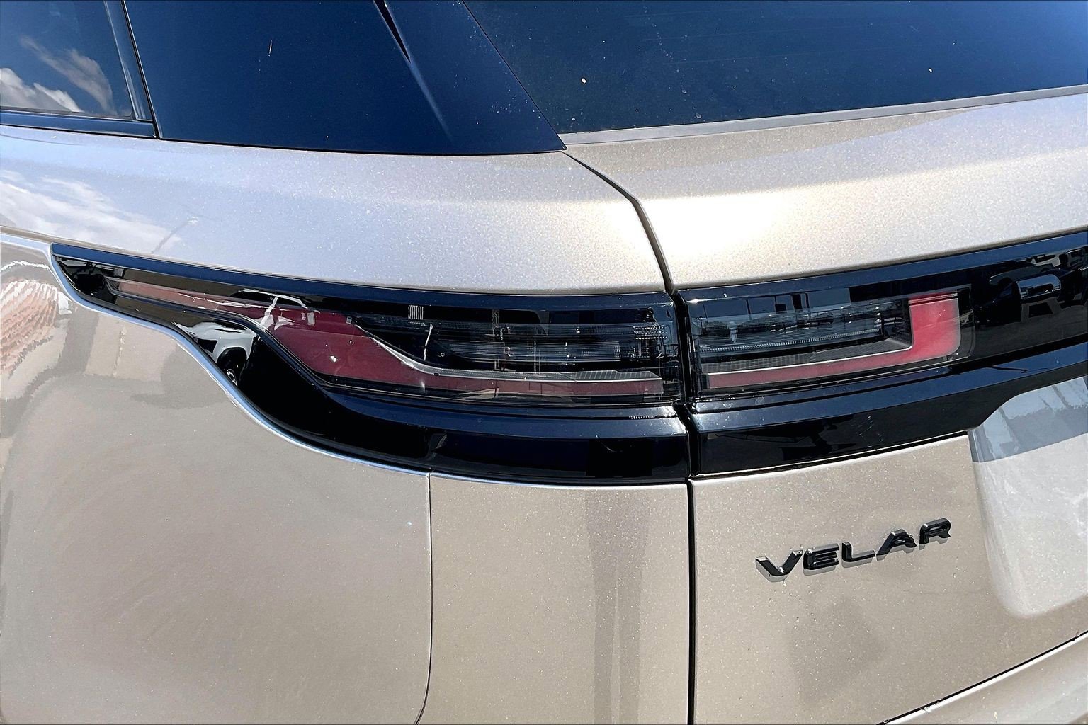 New 2026 Land Rover Range Rover Velar Dynamic SE AWD/4WD image 6
