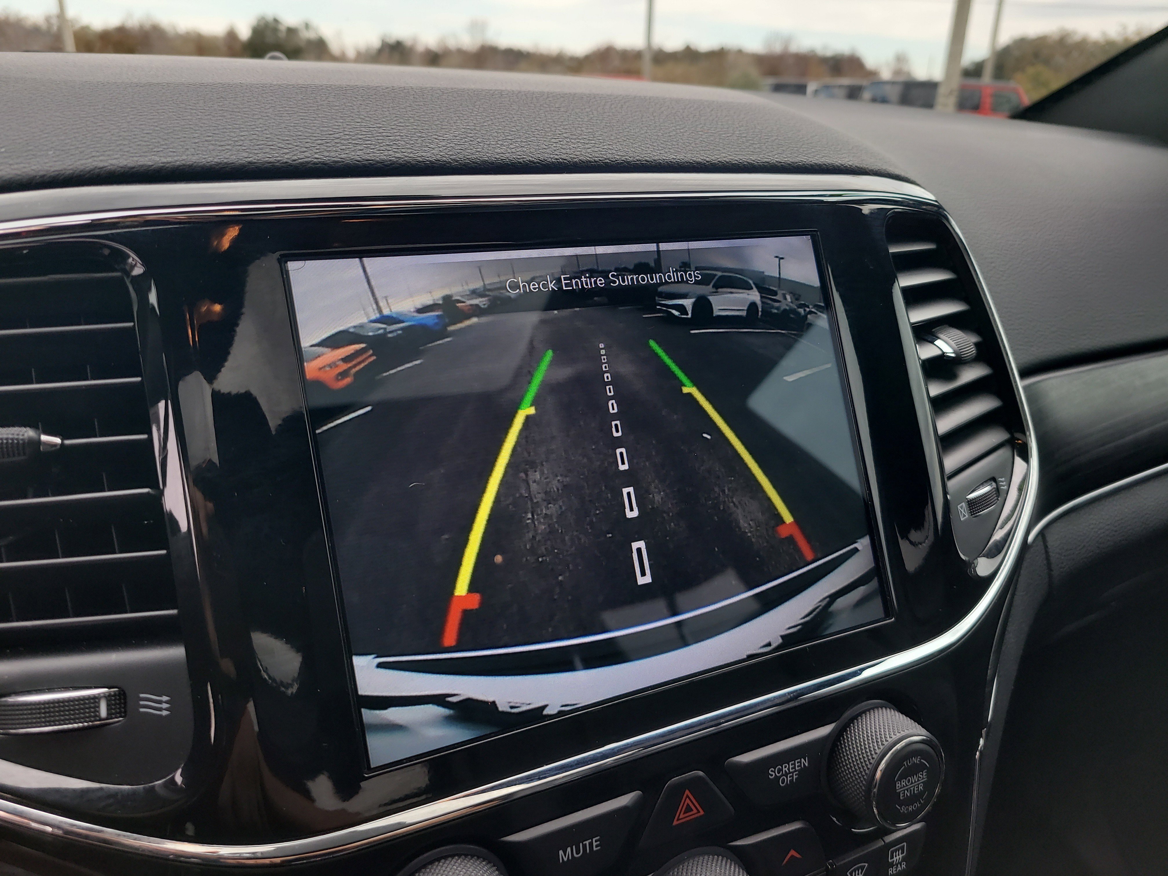 Used 2022 Jeep Grand Cherokee Limited image 23