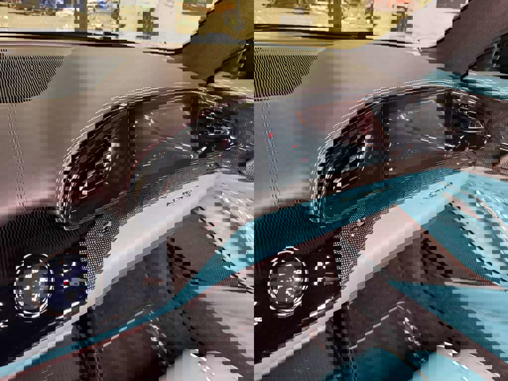 Used 2024 Ferrari Purosangue image 30