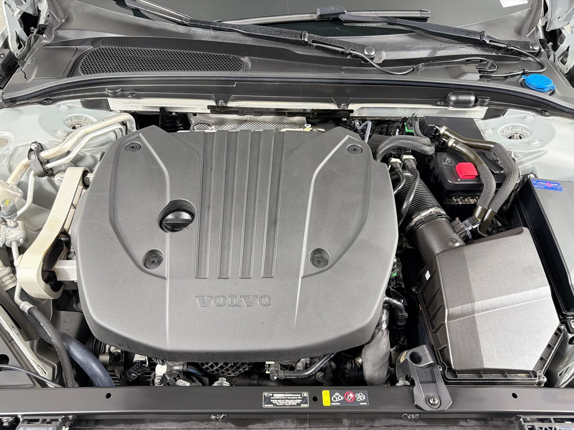 Certified 2024 Volvo S60 B5 Plus w/ Climate Package FWD image 32