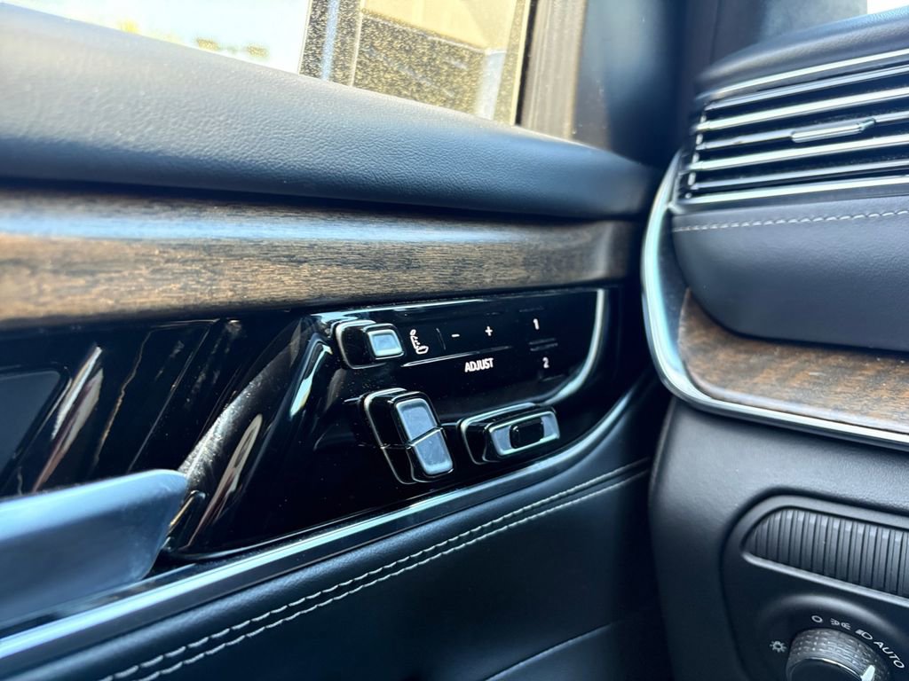 Used 2022 Jeep Grand Wagoneer Series II w/ Premium Group II image 16